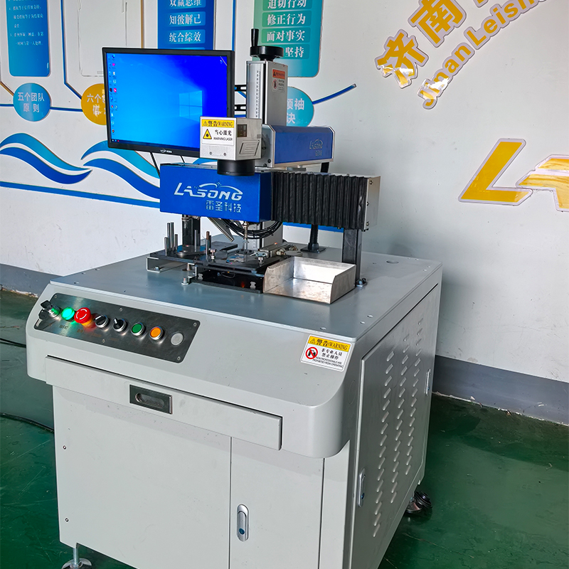 Автоматический лазерный маркиратор для табличек (1)