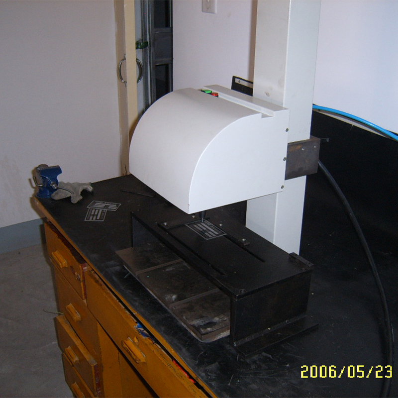 Пневматический маркировочный станок для табличек (4)