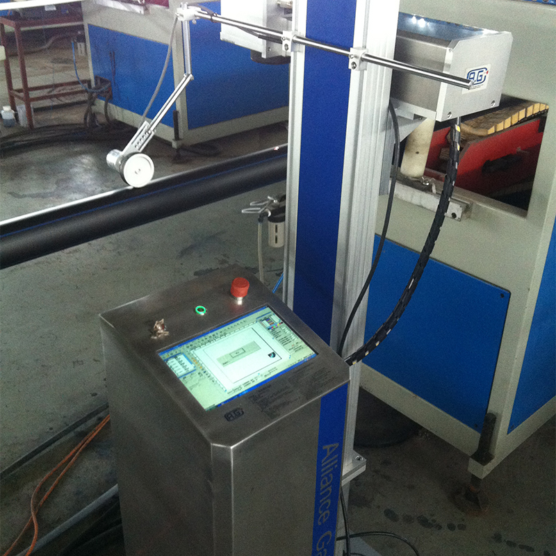 Поточный лазерный маркиратор (4)