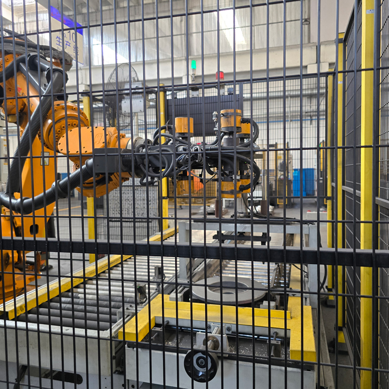 Роботизированная автоматизированная система загрузки и выгрузки (2)