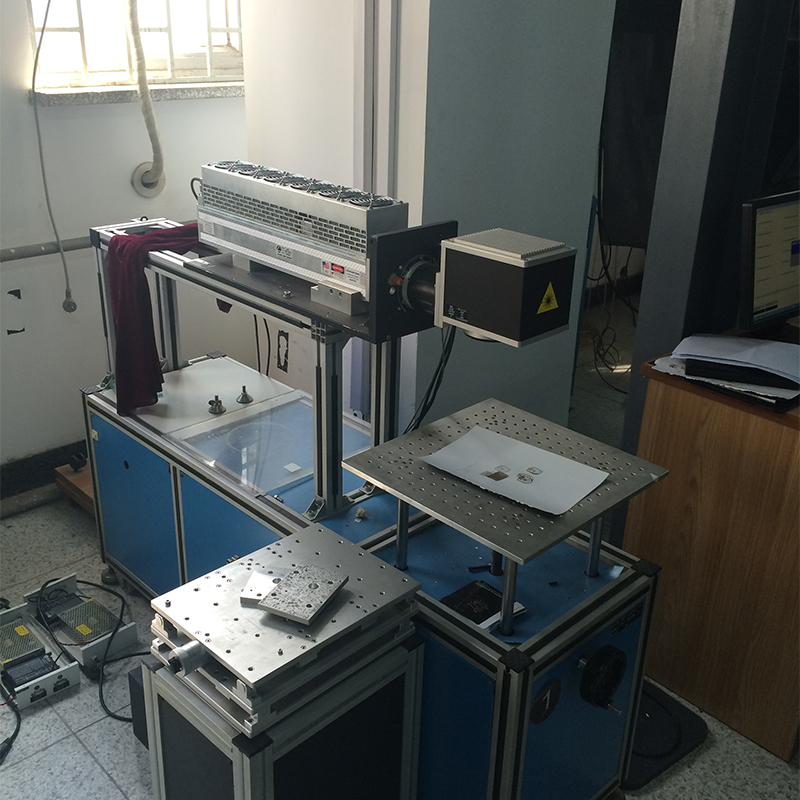 CO₂ лазерный маркиратор (3)